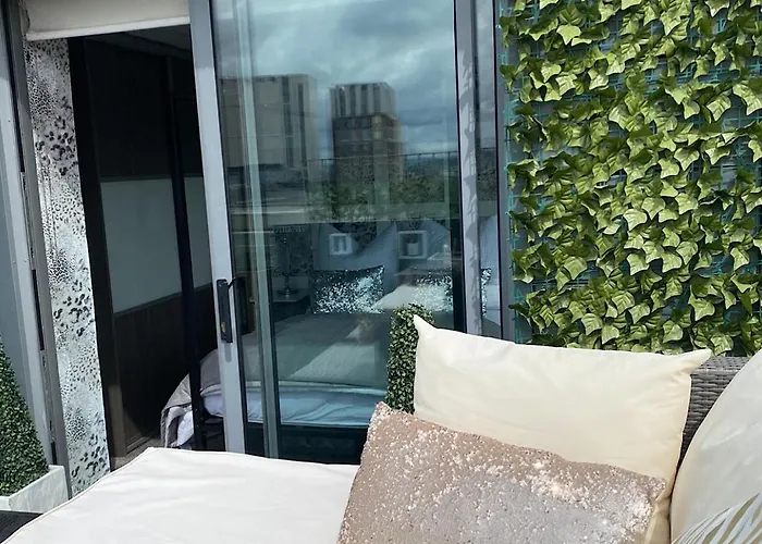 Glasgow Two Bedroom Penthouse