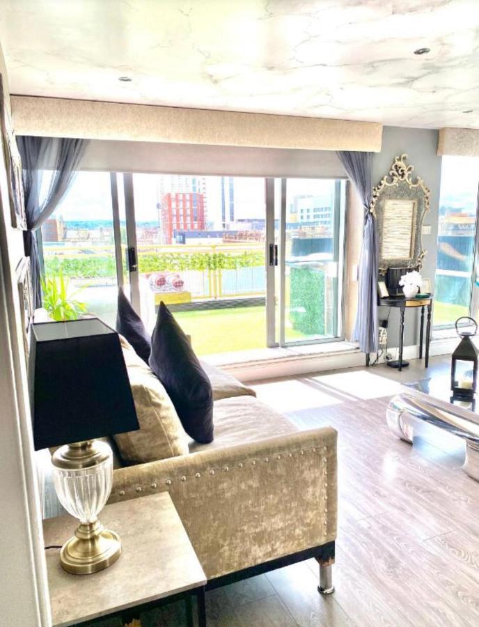 Two Bedroom Penthouse * Глазго